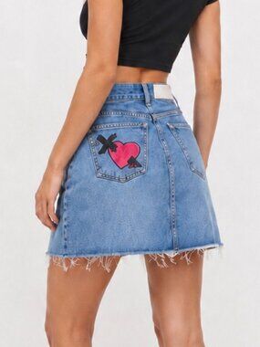 Re/Done back pocket broken heart detail high waist mini denim skirt Sz 25